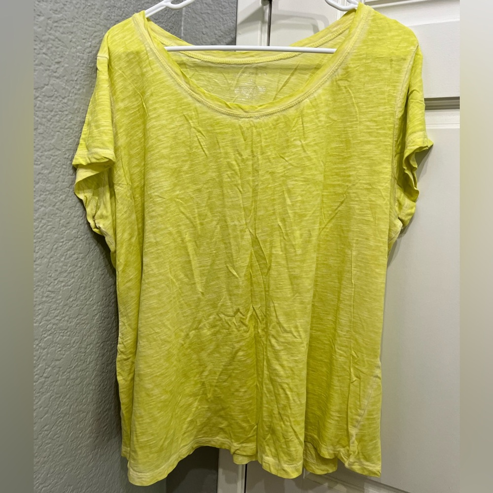 Boutique brand lightweight tee shirt